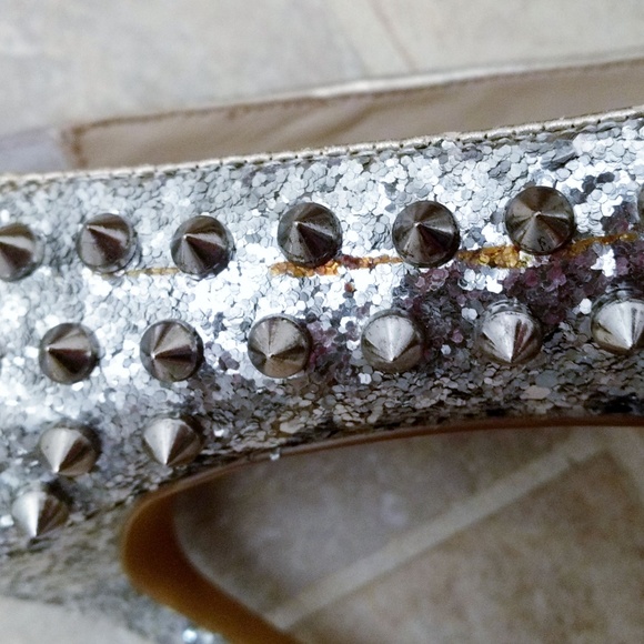 ⭐SOLD⭐🆕Shoe Mint ZOE Silver Spiked Heels - Picture 8 of 8